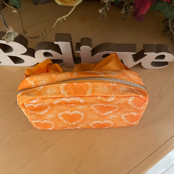 Everywhere Belt Bag - Picture 2 of 4